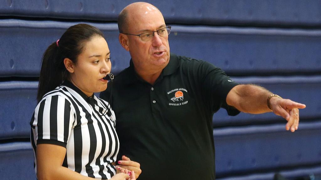 Greg Hansen: Hoops official Bob Scofield a tough sucker with a thankless job